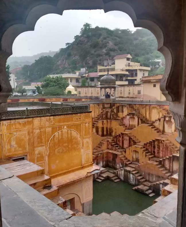 Panna Meena ka Kund Jaipur